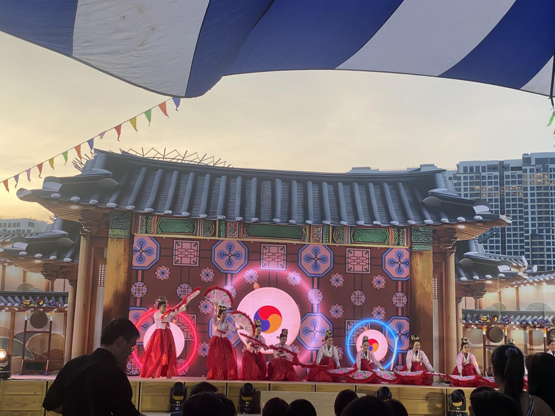 Hoạt động văn hóa Hàn Quốc tại Vinhomes Grand Park